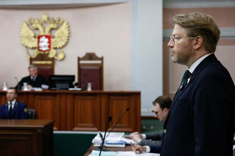 Image for the Tweet beginning: Kremlin Pulled the Plug on